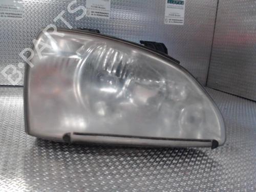 Used Right headlight KIA CARENS II MPV (FJ) 2.0 CRDi (113 hp) 24070899