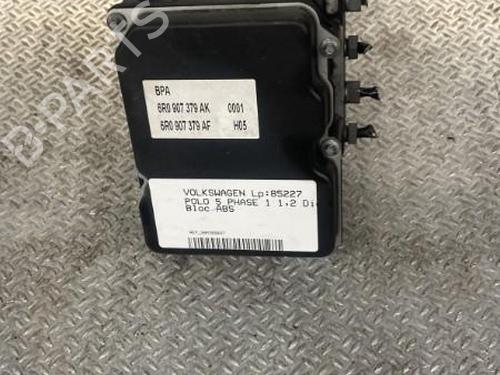 Used ABS pump ABS pump VW POLO V (6R1, 6C1) 1.2 TDI (75 hp) 30484467 30484467