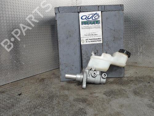 Used Brake master cylinder TOYOTA YARIS (_P13_) 1.5 (NSP131_) (112 hp) 24079461
