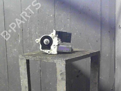 Sikkerhedssele bag højre VW BORA I (1J2) 1.9 TDI (90 hp) 24064700