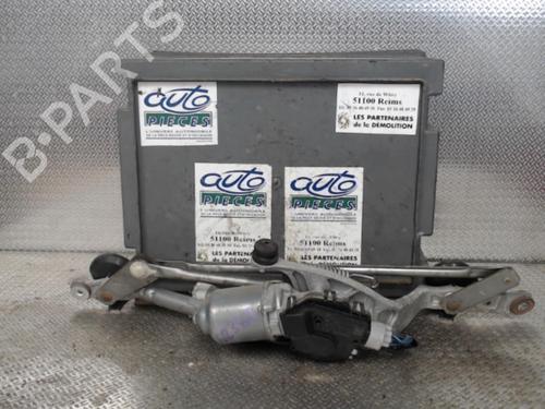 Used Front wiper motor TOYOTA AURIS (_E15_) 2.0 D-4D (ADE150_, ADE150R) (126 hp) 24071426