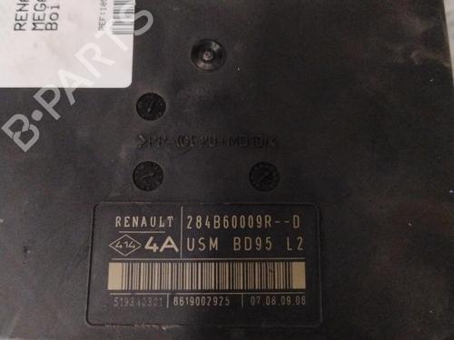 Used Fuse box RENAULT MEGANE III Hatchback (BZ0/1_, B3_) 1.5 dCi (86 hp) 28484011