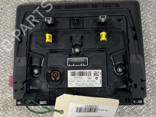 bilradio-renault-clio-v-b7_-2019-37596281 main image