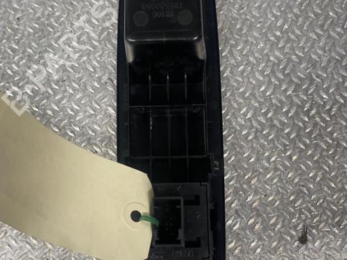 Used Left front window switch Left front window switch FIAT PUNTO (199_) 1.3 D Multijet (84 hp) 24101520 24101520