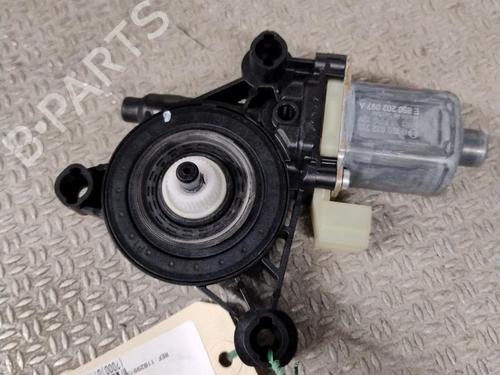 left-front-window-motor-vw-golf-viii-cd1-da1-2019-31284100 main image