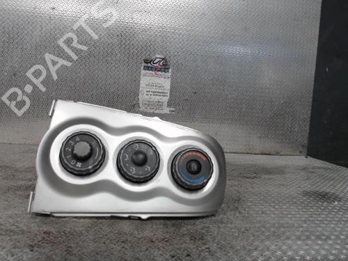 climate-control-toyota-yaris-_p9_-2005-2006-2007-2008-2009-2010-2011-2012-2013-2014-24091671 main image