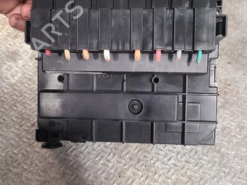 fuse-box-peugeot-5008-0u_-0e_-2009-2010-2011-2012-2013-2014-2015-2016-2017-30484457 main image