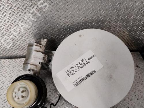 Used Fuel flap TOYOTA AURIS Estate (_E18_) 1.8 Hybrid (ZWE186_, ZWE186R, ZWE186H) (136 hp) 26450112