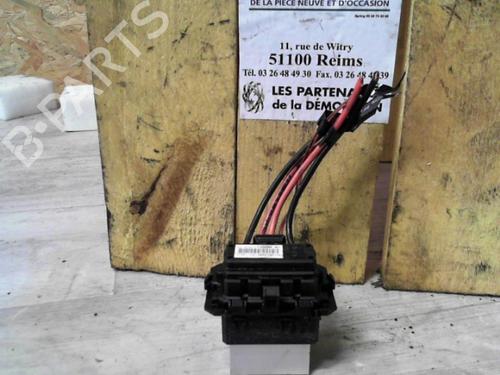 Used Heater resistor Heater resistor PEUGEOT 207 (WA_, WC_) 1.6 HDi (109 hp) 24067210 24067210
