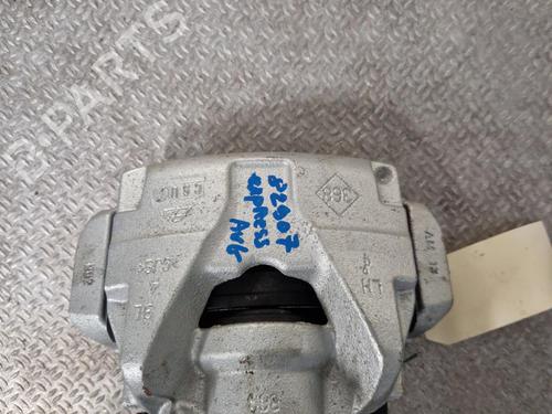 Used Left front brake caliper RENAULT EXPRESS Box Body/MPV 1.5 Blue dCi 75 (F6AA) (75 hp) 24060496
