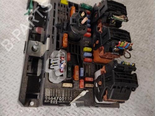 Used Fuse box Fuse box CITROËN C5 III (RD_) 1.6 HDi 110 (RD9HZC) (109 hp) 27530053 27530053