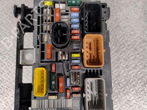 Fuse box CITROËN C4 Grand Picasso I (UA_) 1.6 HDi 110 | BP32486382E1