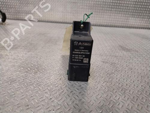 electronic-module-citroen-c4-picasso-ii-2013-30740072 main image