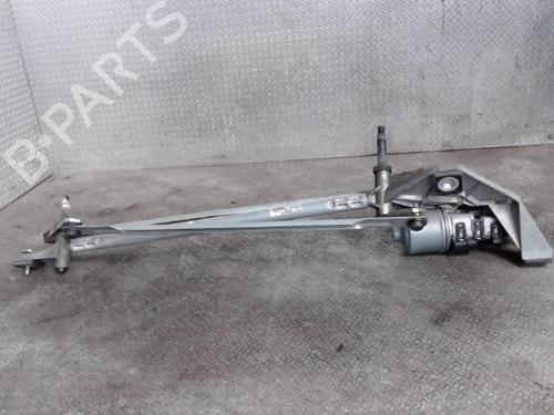 Used Front wiper motor FORD KUGA I 2.0 TDCi (136 hp) 24086627