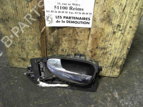 Used Front left interior door handle Front left interior door handle 24066910 24066910