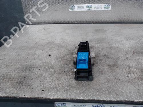 Used Left front window switch Left front window switch FIAT GRANDE PUNTO (199_) 1.4 T-Jet (199AXM1A, 199BXM1A, 199BXN1A) (120 hp) 24097193 24097193