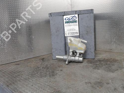Used Brake master cylinder Brake master cylinder PEUGEOT 308 SW II (LC_, LJ_, LR_, LX_, L4_) 1.6 HDi / BlueHDi 115 (LCBHXM, LCBHXT) (115 hp) 24079290 24079290