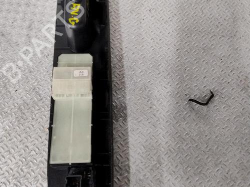 Used Left front window switch Left front window switch OPEL AGILA B (H08) 1.0 (F68) (68 hp) 29468418 29468418