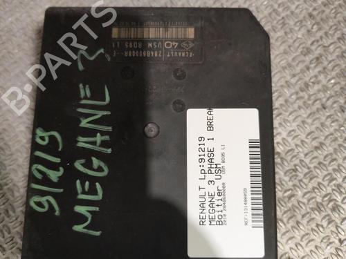 Used Fuse box Fuse box 38570708 38570708