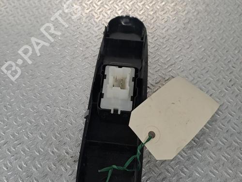 switch-toyota-yaris-_p9_-2005-2006-2007-2008-2009-2010-2011-2012-2013-2014-36463411 main image