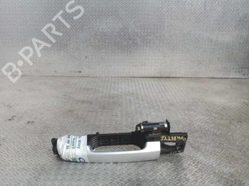 Used Front left exterior door handle TOYOTA YARIS (_P9_) 1.4 D-4D (NLP90_, NLP90R) (90 hp) 24074322