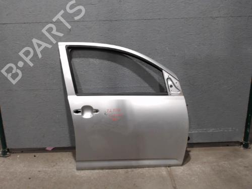 Used Right front door DAIHATSU SIRION (M3_) 1.0 (M300) (70 hp) 24074828