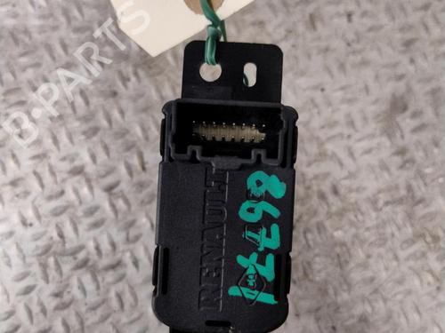 Used Hand brake RENAULT MEGANE IV Hatchback (B9A/M/N_) 1.2 TCe 130 (B9MR) (130 hp) 26725059
