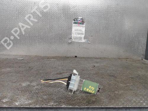 Used Heater resistor Heater resistor PEUGEOT 207 (WA_, WC_) 1.4 (73 hp) 24088335 24088335