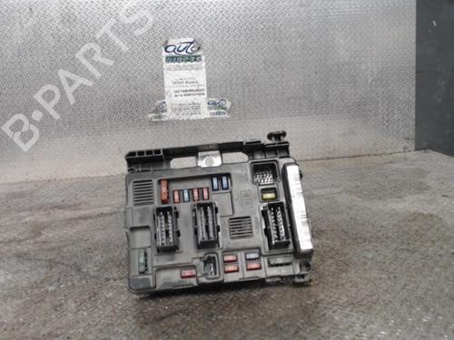Used Fuse box PEUGEOT PARTNER Box Body/MPV (5_, G_) 1.6 HDi 90 (90 hp) 30484010