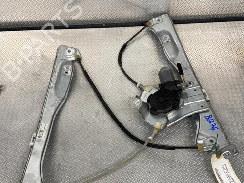 Used Front right window mechanism Front right window mechanism RENAULT CLIO III (BR0/1, CR0/1) 1.5 dCi (75 hp) 24063975 24063975