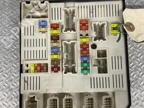 Fuse box RENAULT MEGANE III Hatchback (BZ0/1_, B3_) 1.5 dCi (BZ09, BZ0D, BZ1W, BZ29, BZ14) | BP30484534E1 - Image 3