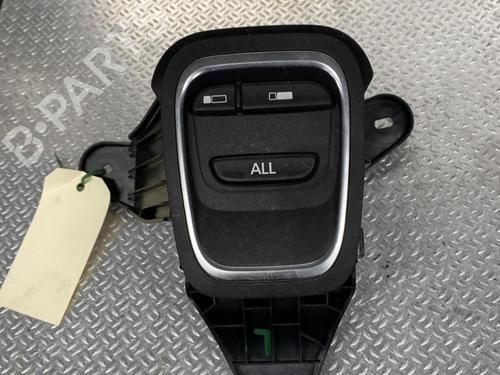 Used Glove box Glove box 39231298 39231298