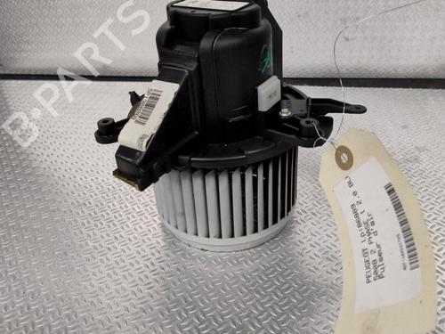 Heater blower motor PEUGEOT 5008 II (MC_, MJ_, MR_, M4_) 2.0 BlueHDi 180 (MJEHZW, MJEHZR, MJEHZP) | BP25703965M62 