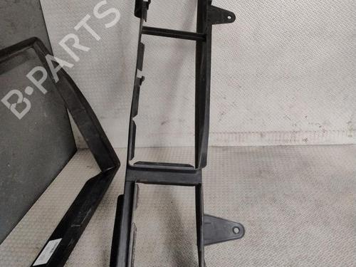 support-renault-megane-iv-hatchback-b9amn_-2015-31266194 main image