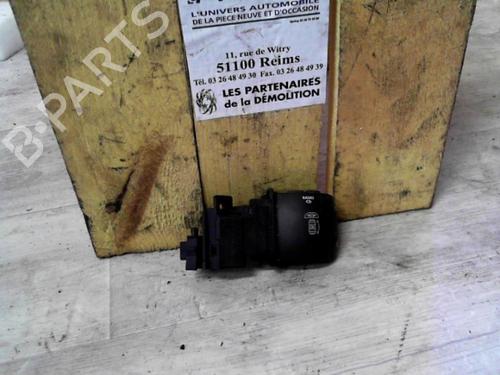 Used Switch RENAULT MEGANE III Hatchback (BZ0/1_, B3_) 1.5 dCi (106 hp) 24066692