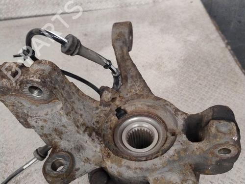 Used Right front steering knuckle Right front steering knuckle FORD FIESTA VI (CB1, CCN) 1.25 (82 hp) 33058397 33058397