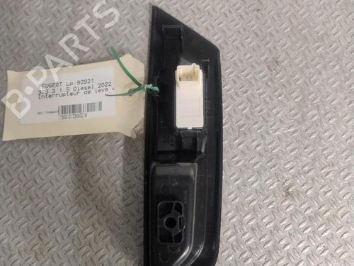 Used Right rear window switch Right rear window switch PEUGEOT 308 III (FB_, FH_, FP_, F3_, FM_) BlueHDi 130 (FBYHZL, FBYHZT) (131 hp) 39966447 39966447
