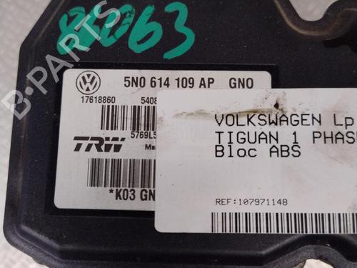 Used ABS pump VW TIGUAN (5N_) 2.0 TDI 4motion (170 hp) 27489108