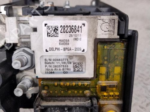 Used Fuse box Fuse box PEUGEOT 3008 I MPV (0U_) 2.0 HDi Hybrid4 (0URHCA) (200 hp) 33835416 33835416