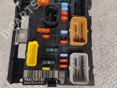 Used Fuse box Fuse box 38942057 38942057