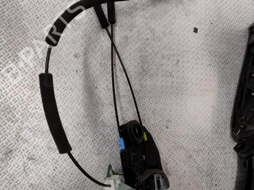 rear-right-lock-toyota-c-hr-_x1_-2016-26450122 main image