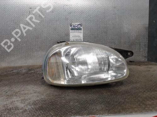 Used Right headlight OPEL CORSA B (S93) 1.4 i (F08, F68, M68) (54 hp) 24084722
