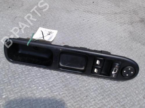 Used Left front window switch PEUGEOT 307 (3A/C) 1.6 HDi (90 hp) 24100975