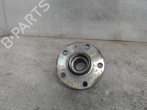 Højre hjullejehus spindel VW PASSAT B6 (3C2) 2.0 TDI (136 hp) 24075428
