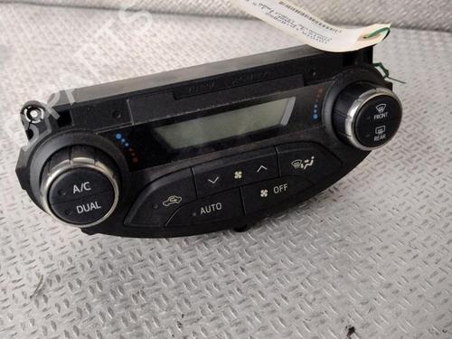 Used Climate control TOYOTA YARIS (_P13_) 1.5 Hybrid (NHP130_, NHP130) (101 hp) 26015357