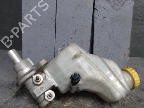 Used Brake master cylinder FIAT GRANDE PUNTO (199_) 1.3 D Multijet (75 hp) 24070405