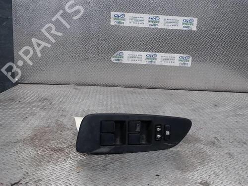 Used Left front window switch TOYOTA AURIS (_E15_) 1.4 D-4D (NDE150_, NDE150R) (90 hp) 24098804