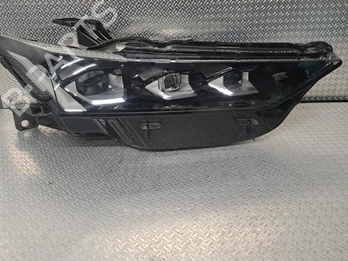 Used Right headlight Right headlight DS DS 4 II (FR_, FB_, F3_, FP_) BlueHDi 130 (FBYHZT) (130 hp) 24060662 24060662