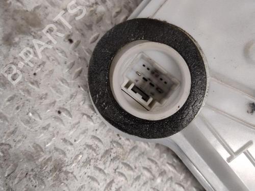 front-right-lock-toyota-c-hr-_x1_-2016-26450124 main image