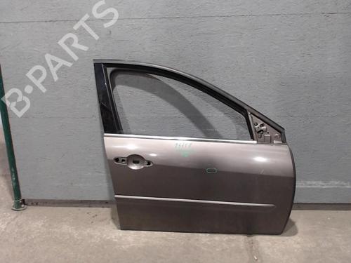 Used Right front door RENAULT LAGUNA III (BT0/1) 2.0 dCi (BT01, BT08, BT09, BT0E, BT0K, BT12, BT1C, BT1D,... (150 hp) 24080047